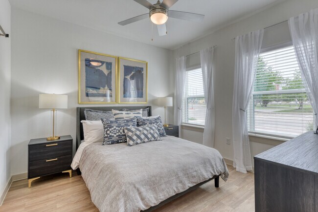 Apartamentos Alamo Residences en Spurs Lane — foto de la comunidad - Alamo Residences at Spurs Lane