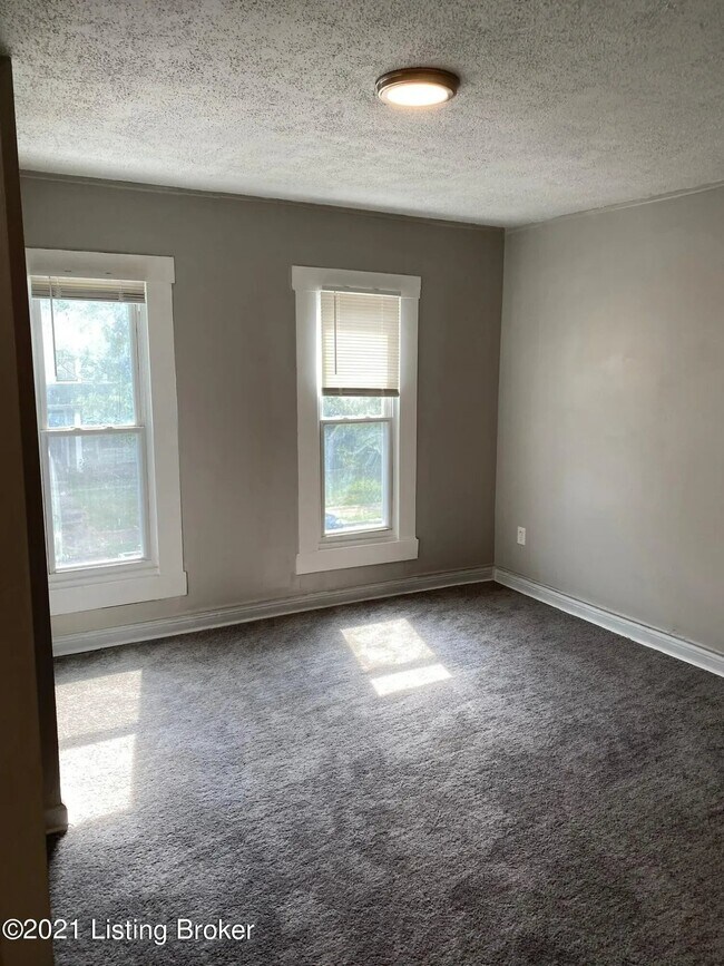 Building Photo - 856 S 24th St