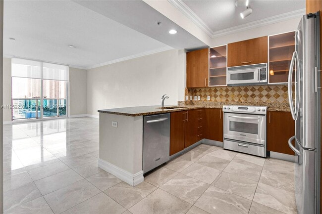 Building Photo - 1945 S Ocean Dr