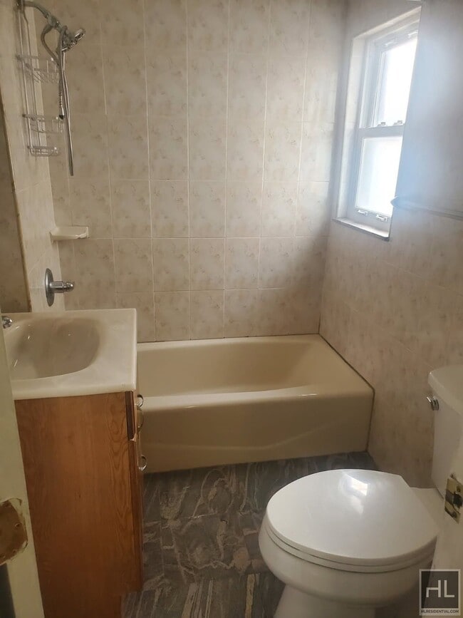 Building Photo - 163rd Rd