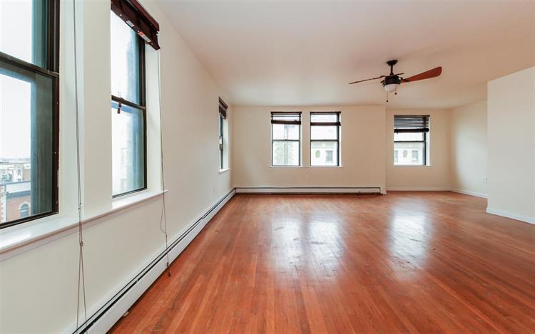 Living room - 2787 John F Kennedy Blvd