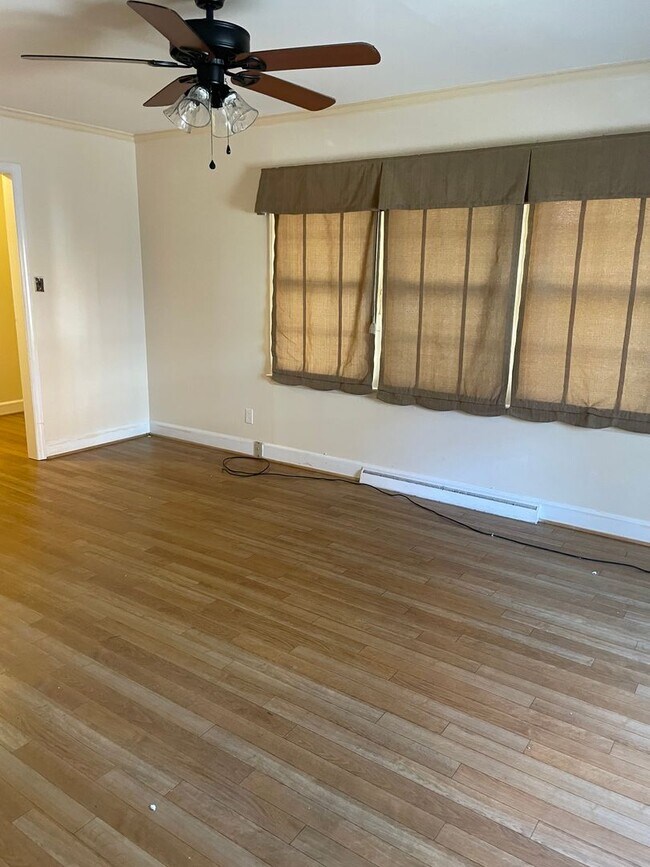 Building Photo - Spacious 3 Bedroom Home On W Cornwallis