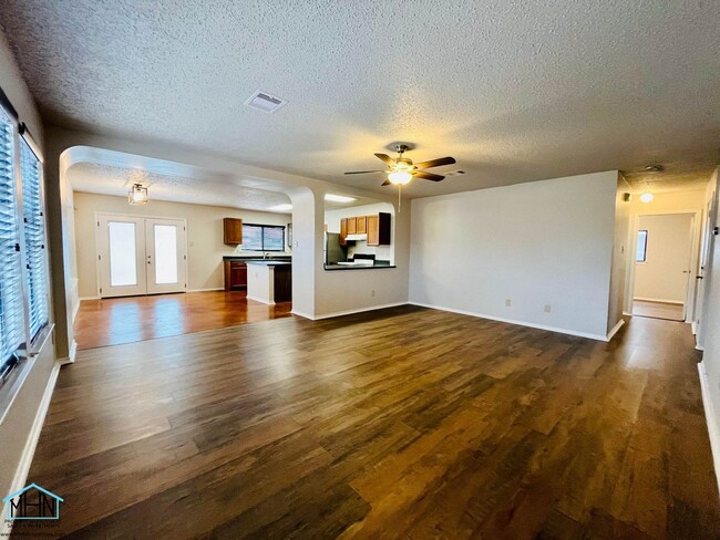 Building Photo - Welcome home to this stunningly spacious 3...