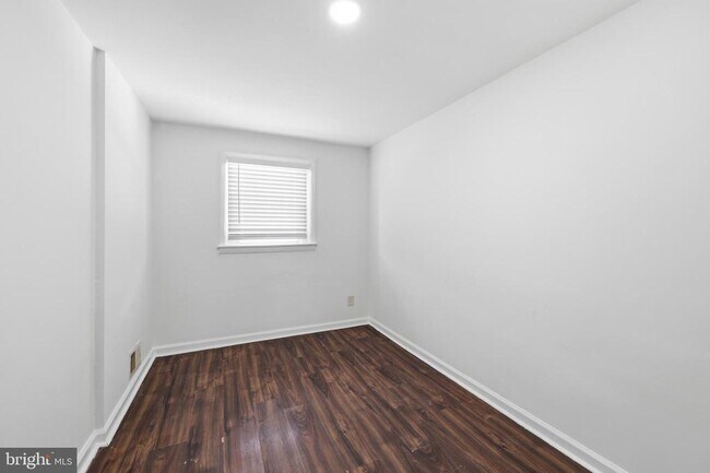 Foto del edificio - 3816 W Bay Ave