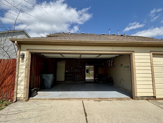 Building Photo - 23631 Twisting Falls Dr