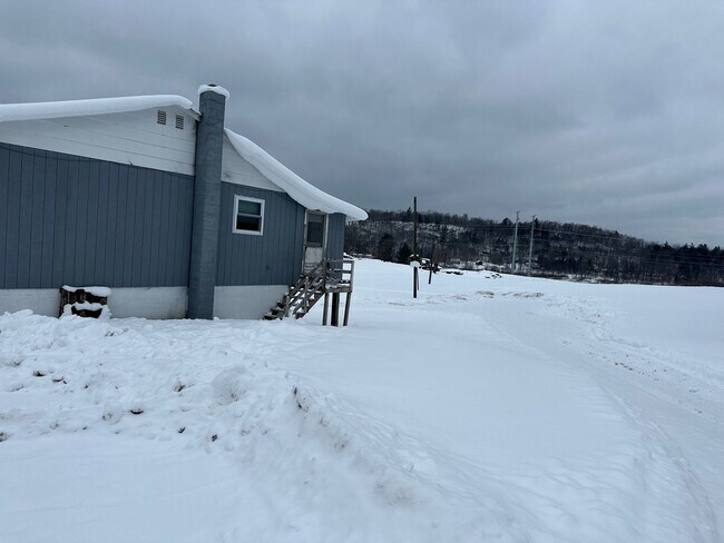 Foto del edificio - 535 State Rte 3