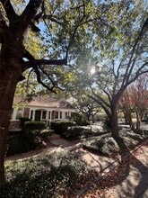 Building Photo - 1621 Cherryhurst St