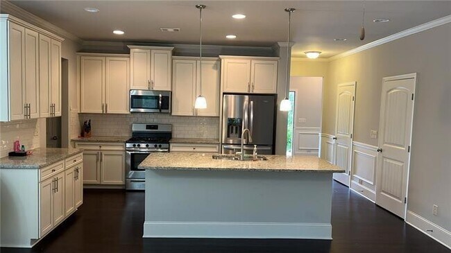 Building Photo - 4085 Huron Dr