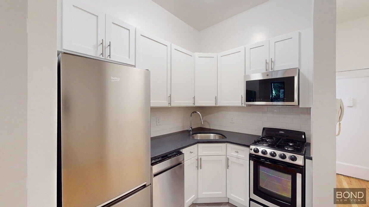 Foto del edificio - 318 E 89th St