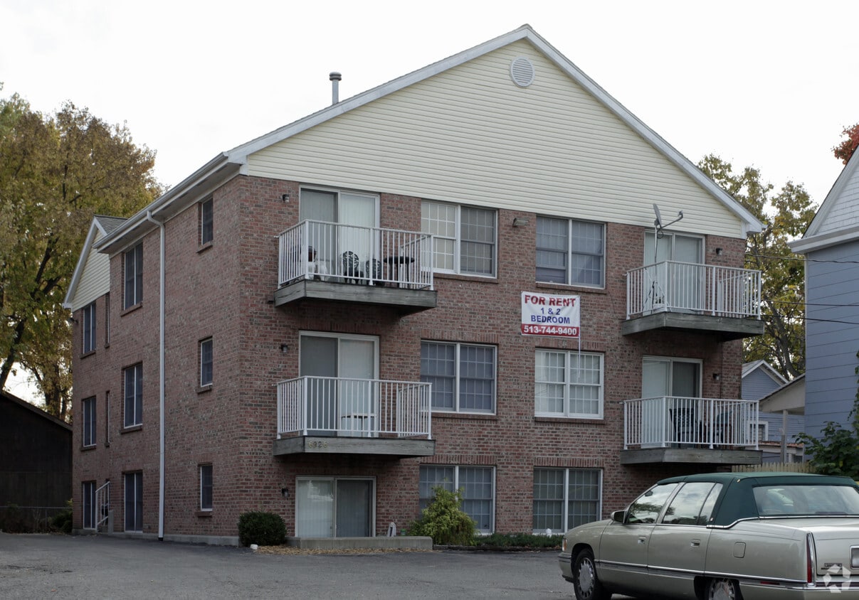 Building Photo - Silverton Apartments