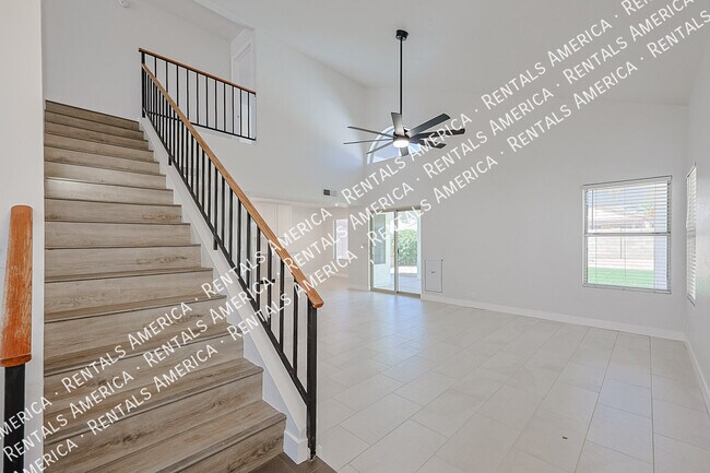Building Photo - 4018 W Camino Vivaz