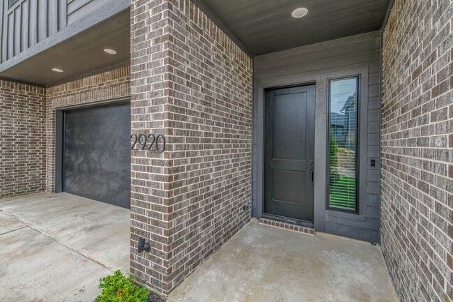 Foto del edificio - Brand NEW 4 Bedroom 4.5 Bathroom Townhome at The Urban Available for June Pre-lease!