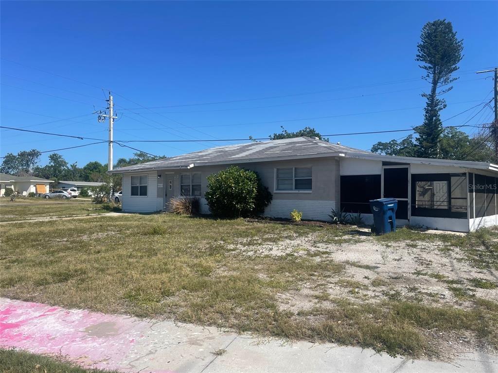 Foto principal - 6411 26th St W