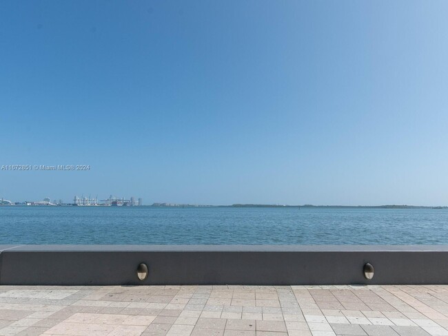 Foto del edificio - 1200 Brickell Bay Dr