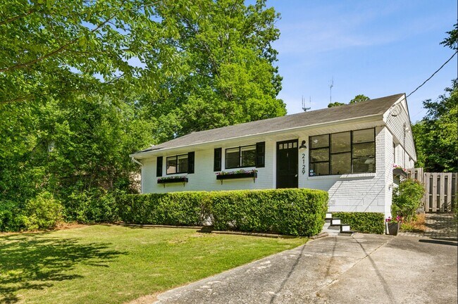 Foto del edificio - 2129 Arlington Ave NE