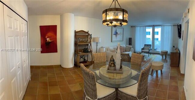 Building Photo - 5005 Collins Ave