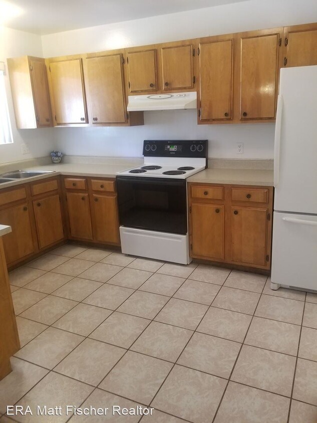 Primary Photo - 3 br, 2 bath House - 7833 S Phillips Ave