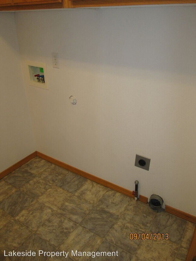 Building Photo - 3 br, 2 bath House - 1050 W Springfield Drive