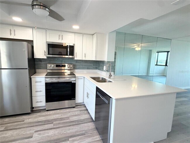 Foto del edificio - 2617 Cove Cay Dr