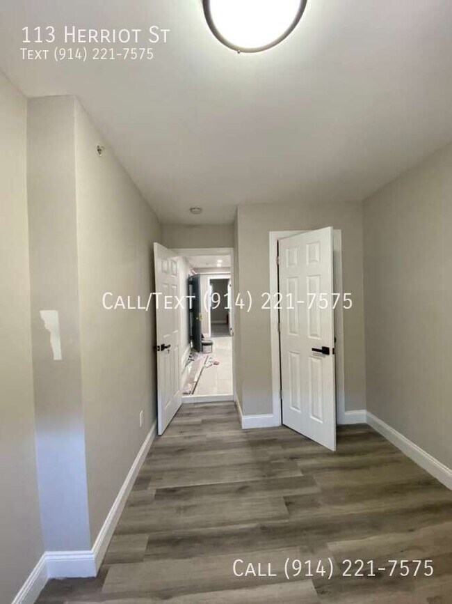 Building Photo - 113 Herriot St
