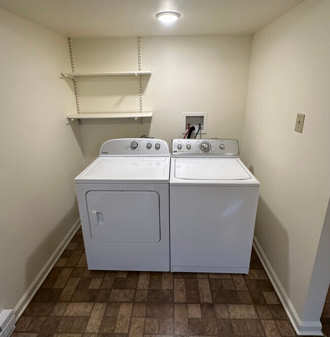 Foto del edificio - 1174 Ravenwood Rd