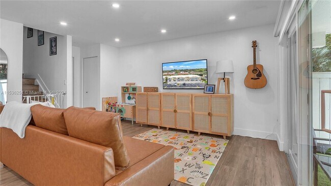 Building Photo - 4500 SW 68th Ct Cir MIAMI, FL 33155