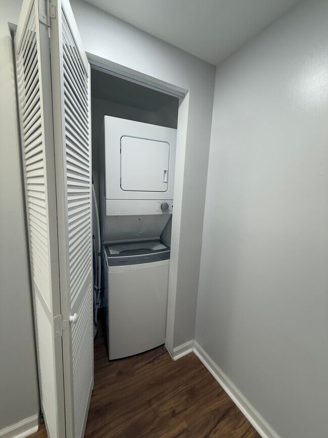 Foto del edificio - 120 E 14th St