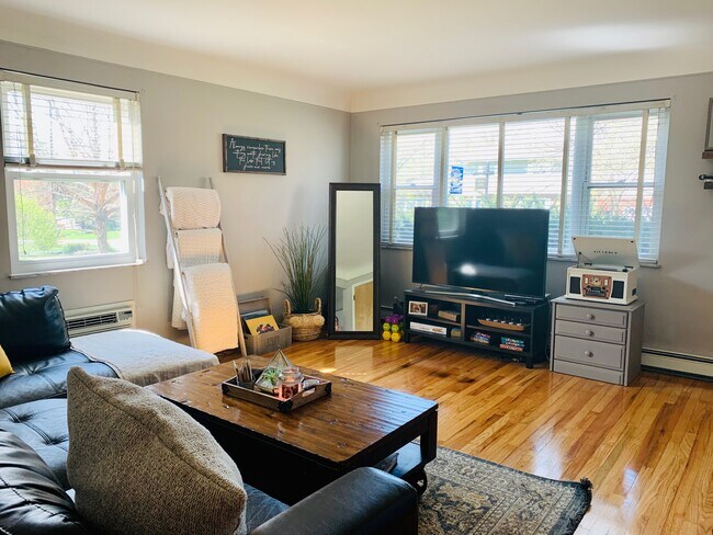 Foto del edificio - 3785 Gardner Ave