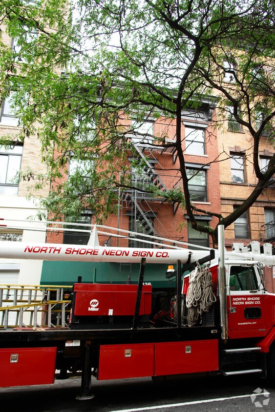 Foto del edificio - 436 W 45th St