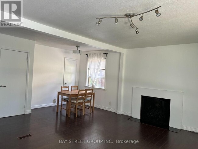 Photo du bâtiment - 93 Cartier Crescent