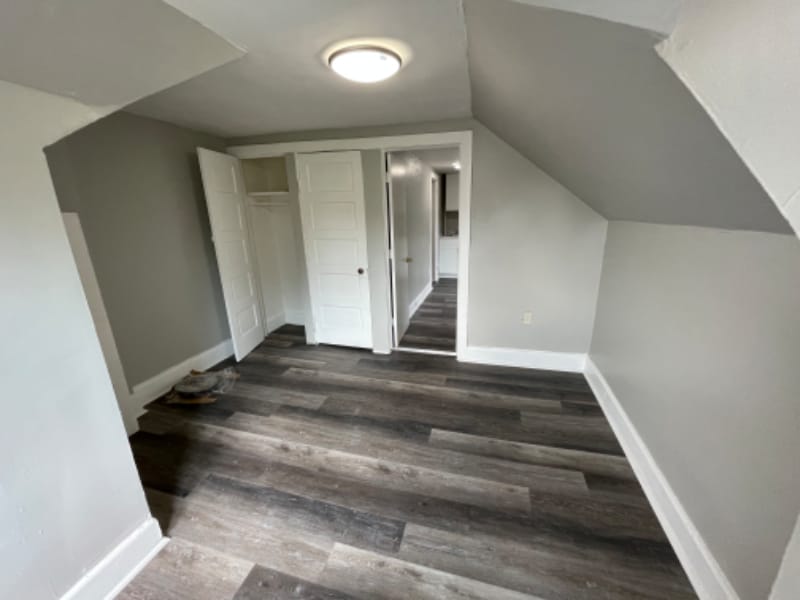Building Photo - 586 Rutherford Ave