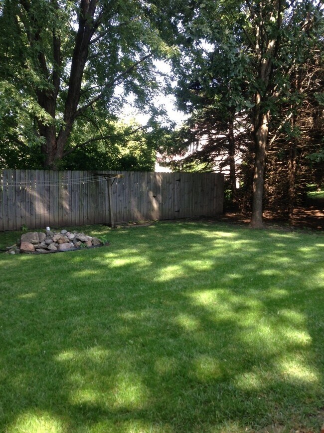 Foto del edificio - Beautiful tri level home