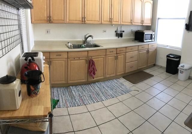 Foto del edificio - 4812 S Indiana Ave