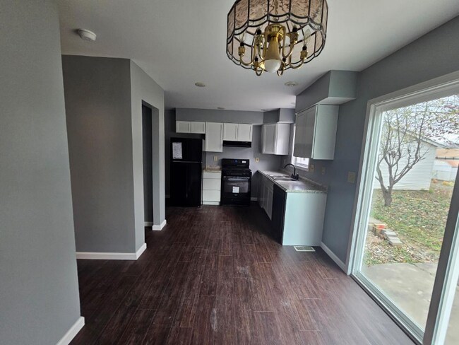 Foto del edificio - 6104 N Frostwood Pkwy