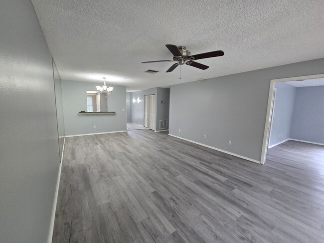 Foto del edificio - 7056 W Country Club Dr N
