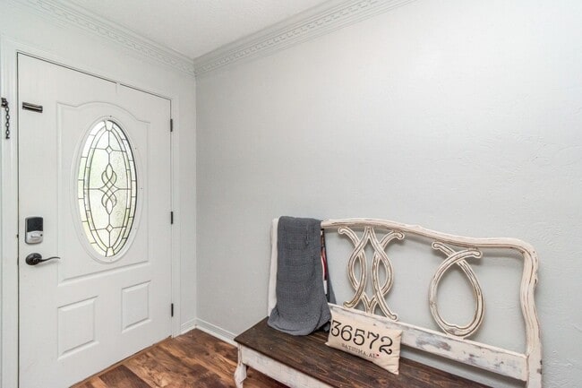 Building Photo - Great house with a pool in Satsuma!