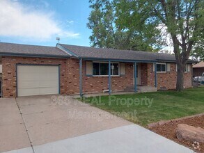 Building Photo - 301 Olive Ln