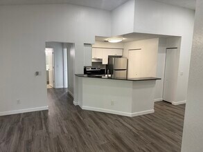 Building Photo - 8285 Ibis Club Dr