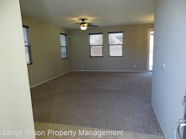 Building Photo - 3 br, 2.5 bath House - 5413 Desert Mirage ...
