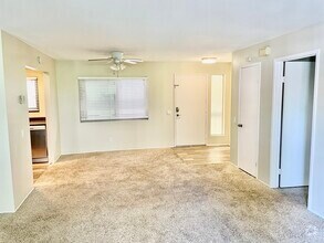 Building Photo - 2530 Clairemont Dr