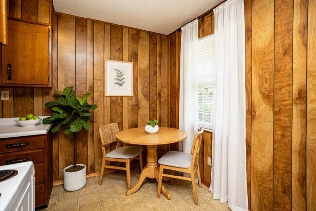 Foto del edificio - East Court Apartments