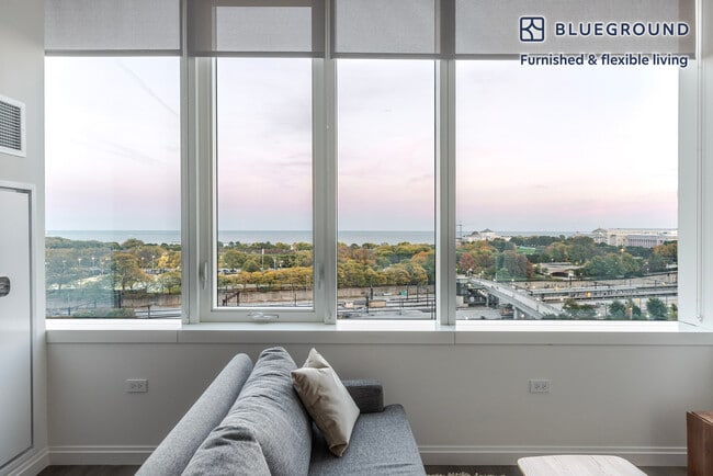 Building Photo - 1000 S Michigan Ave