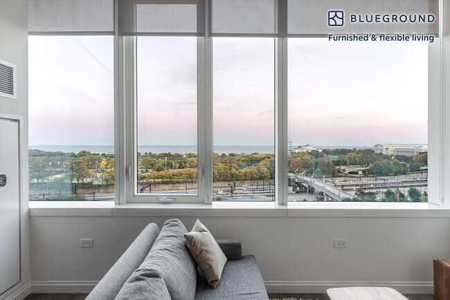 Building Photo - 1000 S Michigan Ave