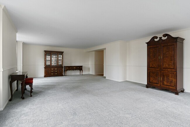 Building Photo - 777 N Michigan Ave