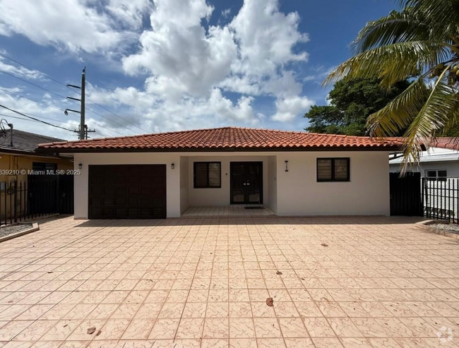 Building Photo - 4285 SW 7th St