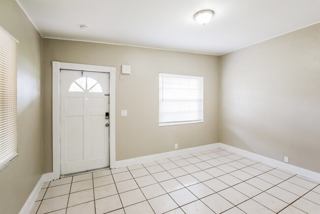 Building Photo - 1100 NW 143rd St