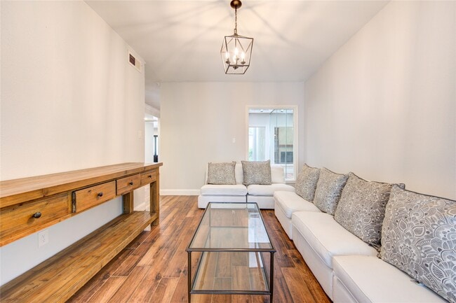 Building Photo - 438 E Fair Harbor Ln