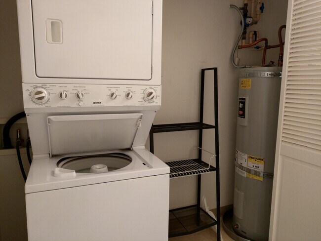 Laundry - 1810 S Charles St