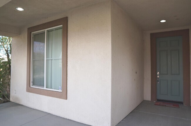 Building Photo - 44336 Avenida Suarez