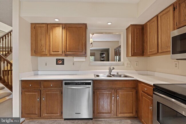 Building Photo - 1615 Elkwood Ct